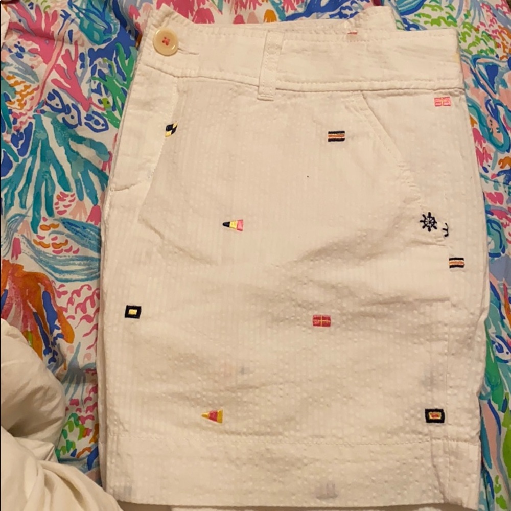 ISO these Lilly Pulitzer Seersucker shorts in a 16